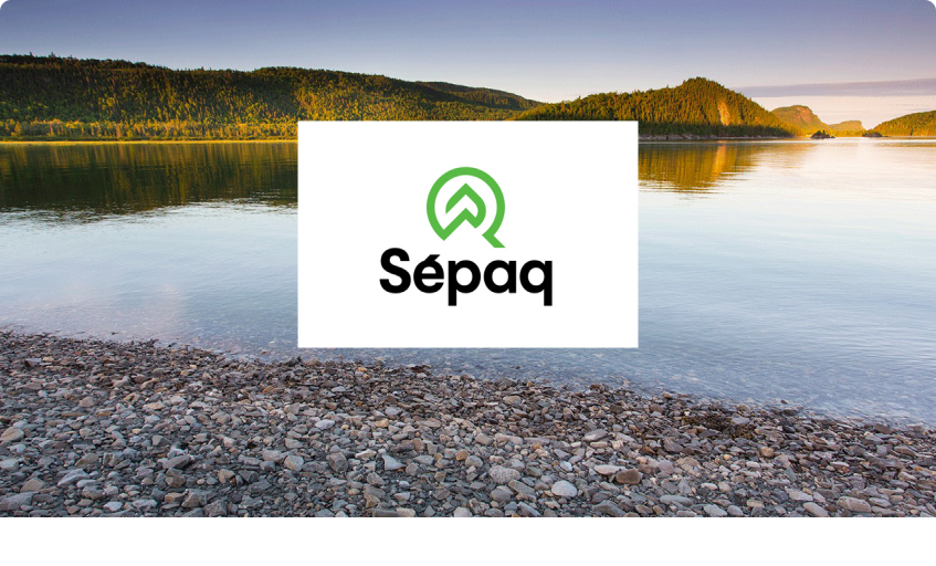 Logo Sepaq avec un lac
