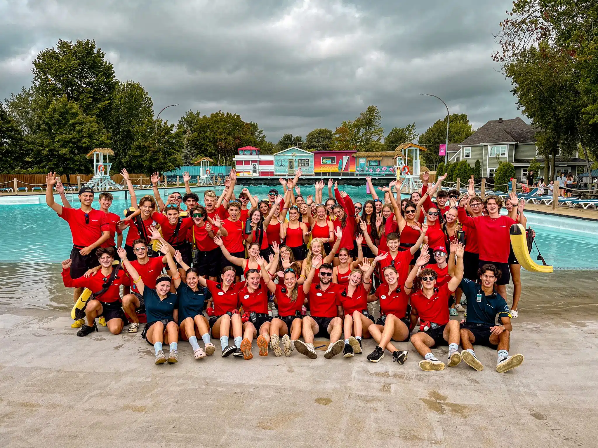 sauveteurs, heureux, lifeguard, équipe