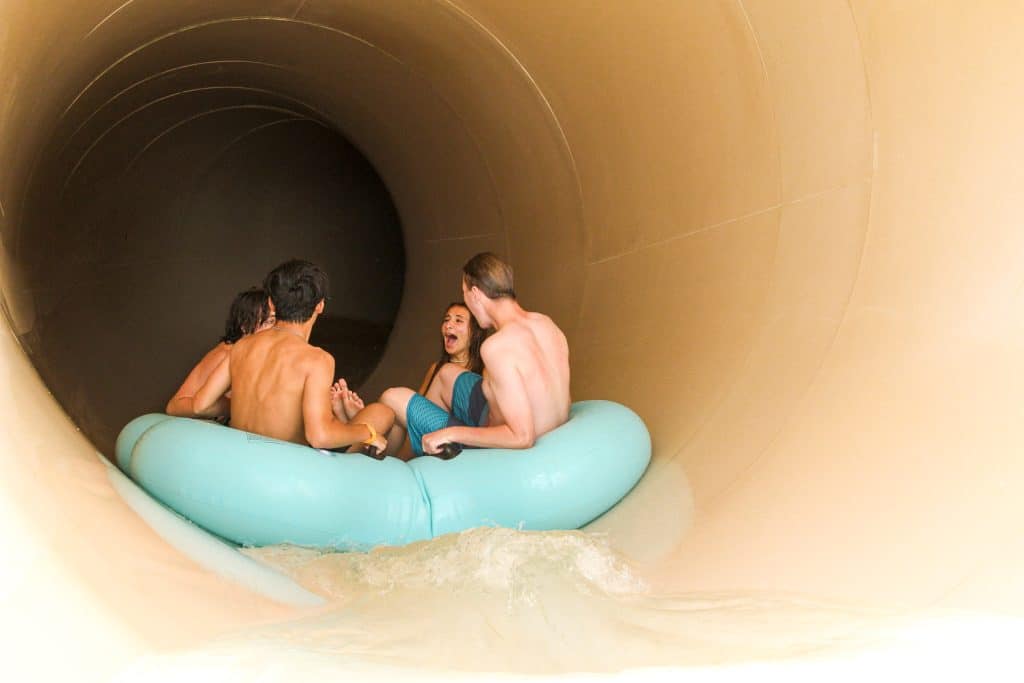 cri, plaisir, sensation forte, bouée, turquoise, glissade d'eau, amis