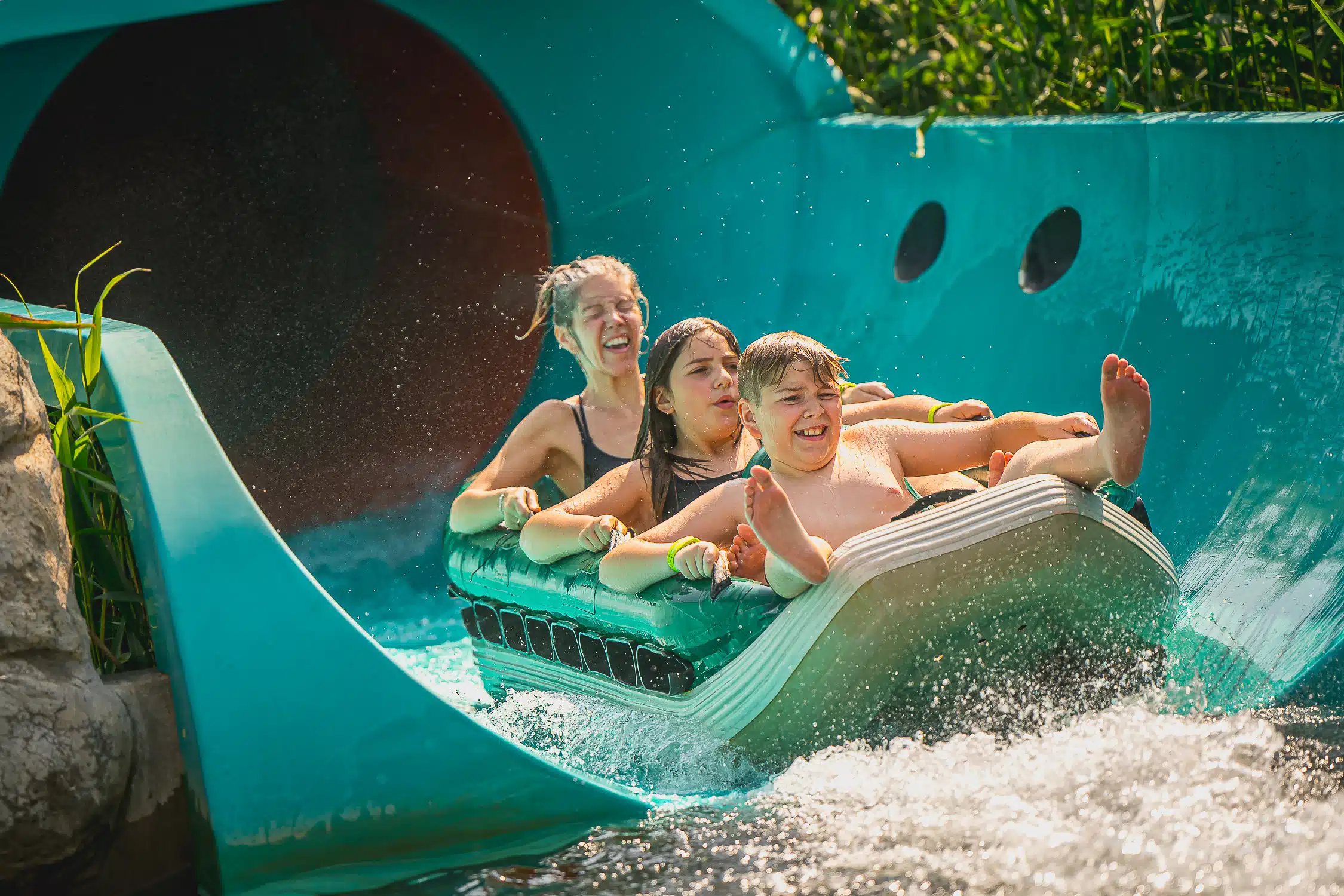glissade d'eau, famille, turquoise, plaisir, sensation forte