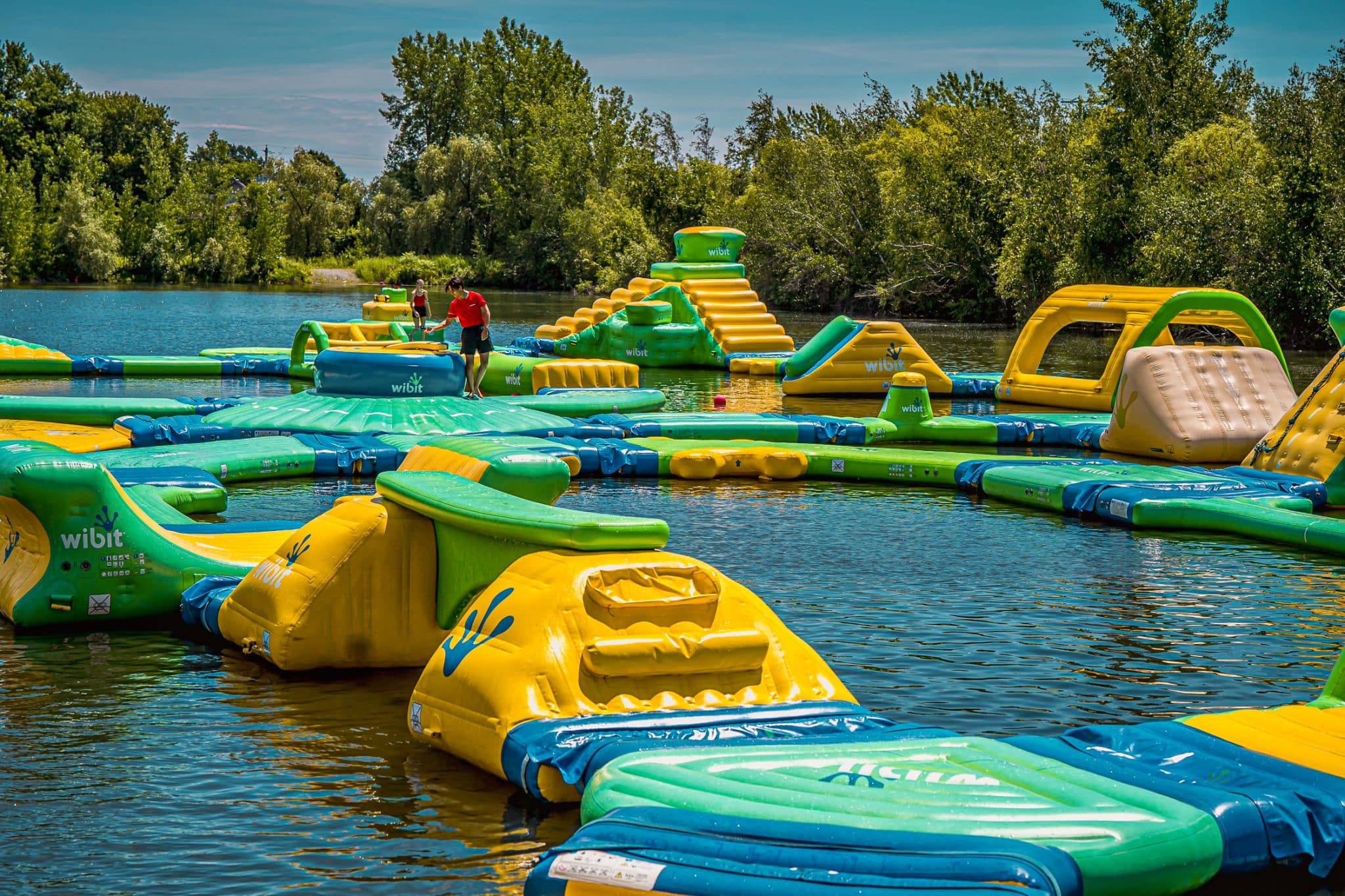 parcours gonflable, lac, wibit