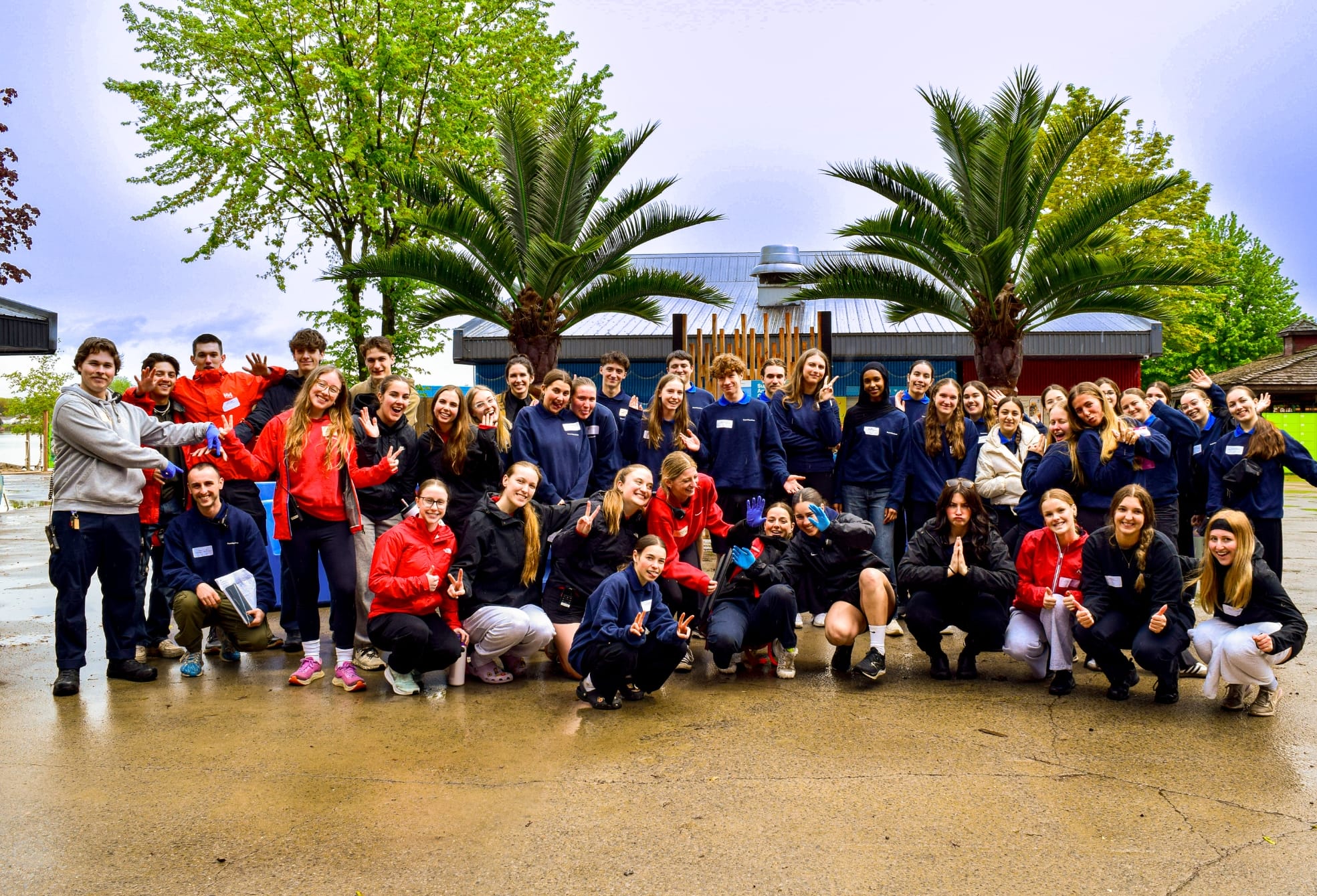 Photo équipe, sourires, dehors