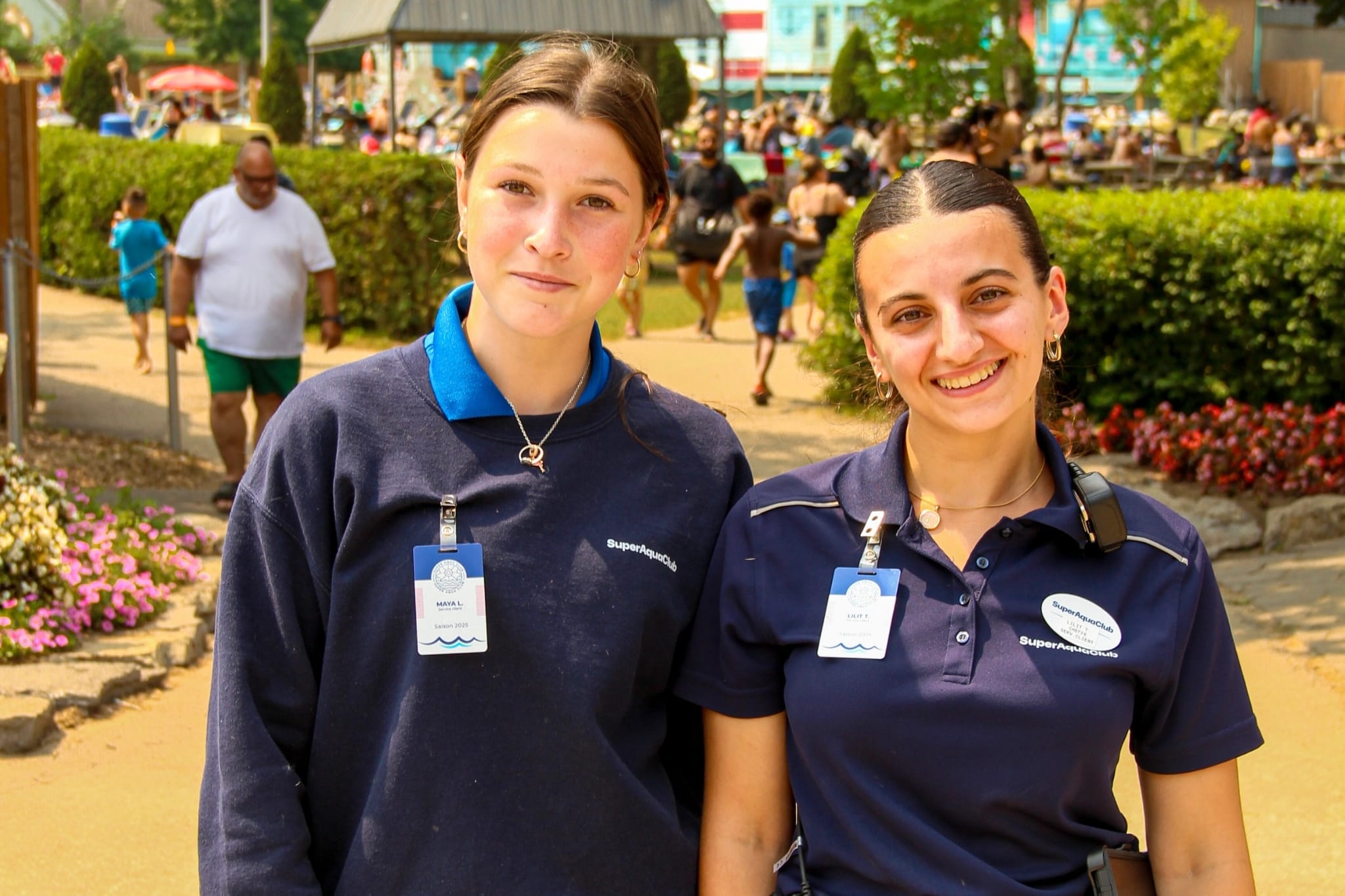 Deux employés du service client