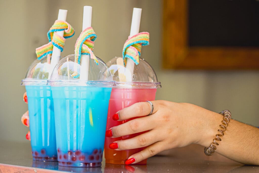 Trois verres de slush avec bulles