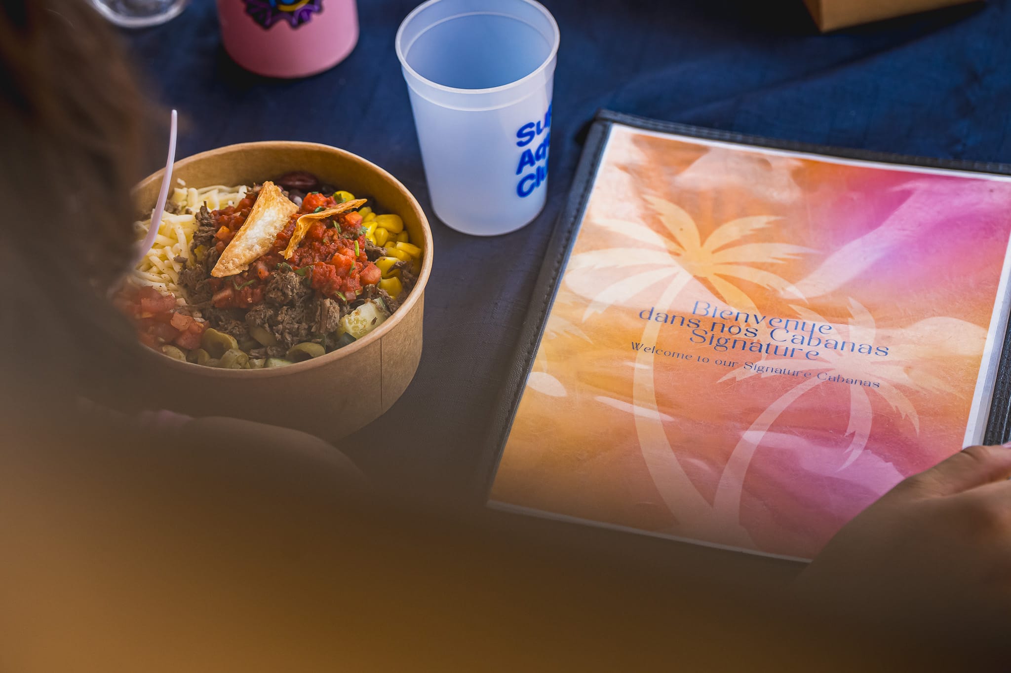 Un bol burrito et un menu